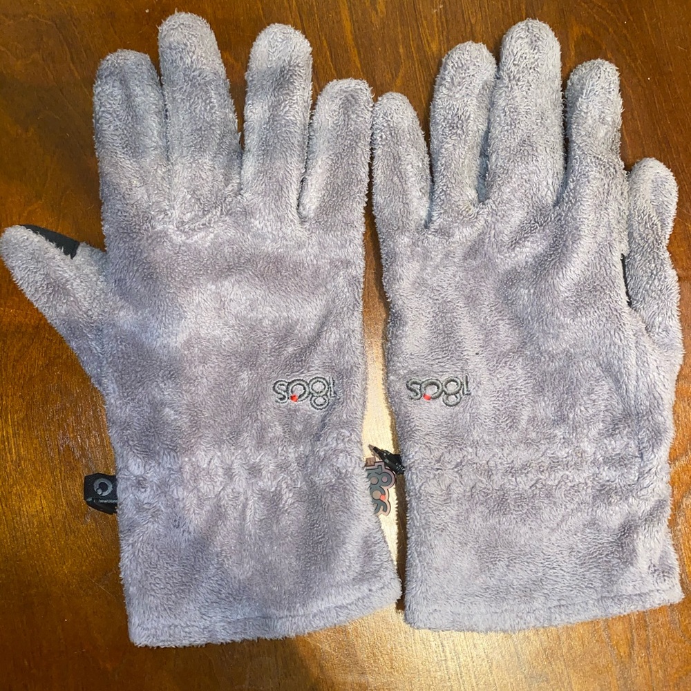 180’s winter gloves gray and black.